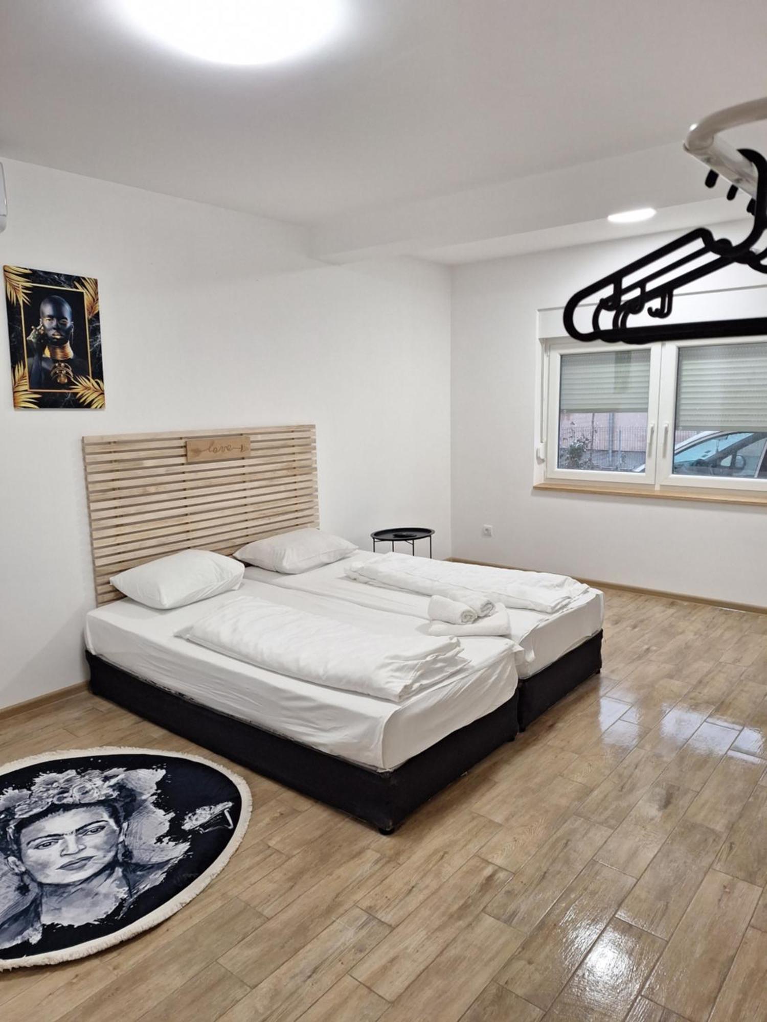Expo Airport Otel Surčin 외부 사진